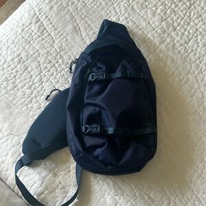 Patagonia Atom Sling bag, Navy